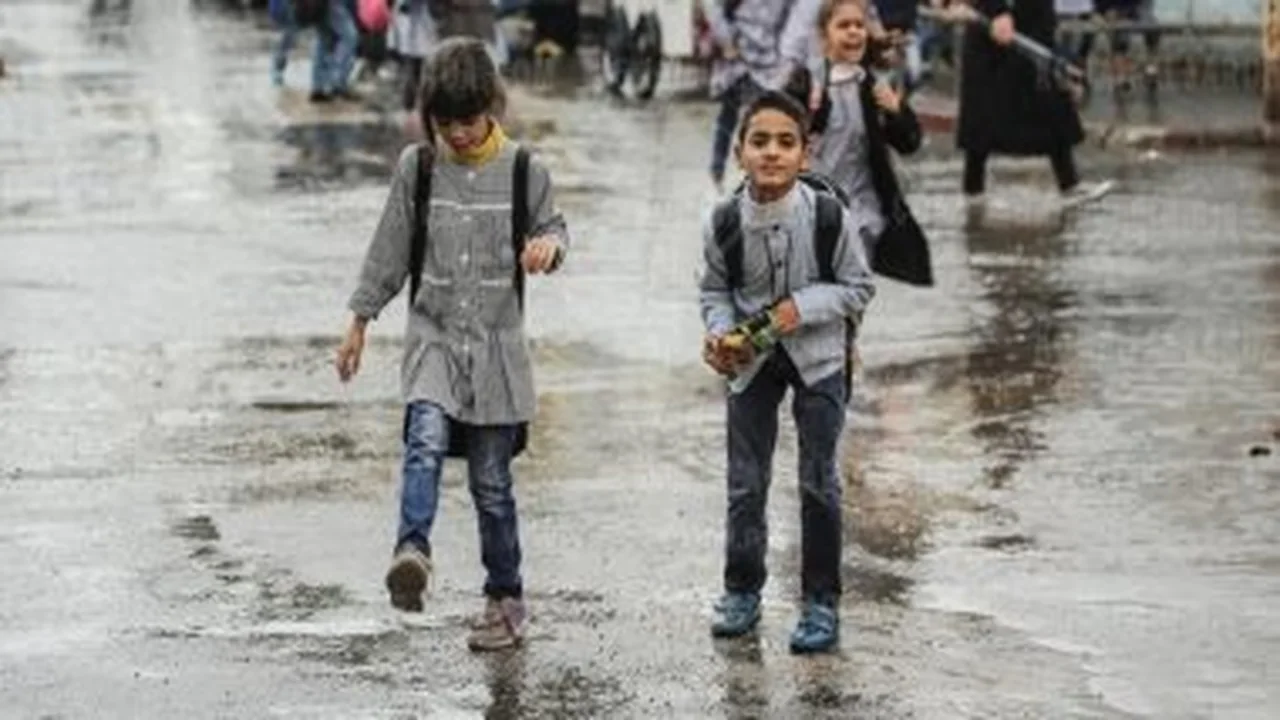 تأجيل امتحانات الشهر بالقاهرة والجيزة والقليوبية إثر سوء الأحوال الجوية بالمدارس